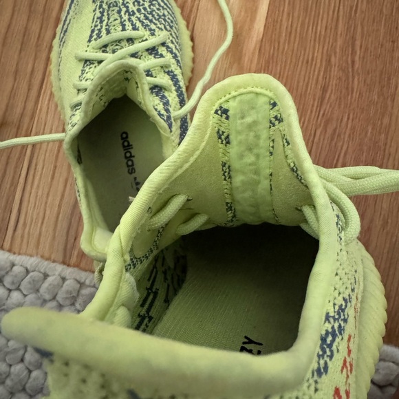 Adidas Yeezy Boost 350 - Picture 17 of 17